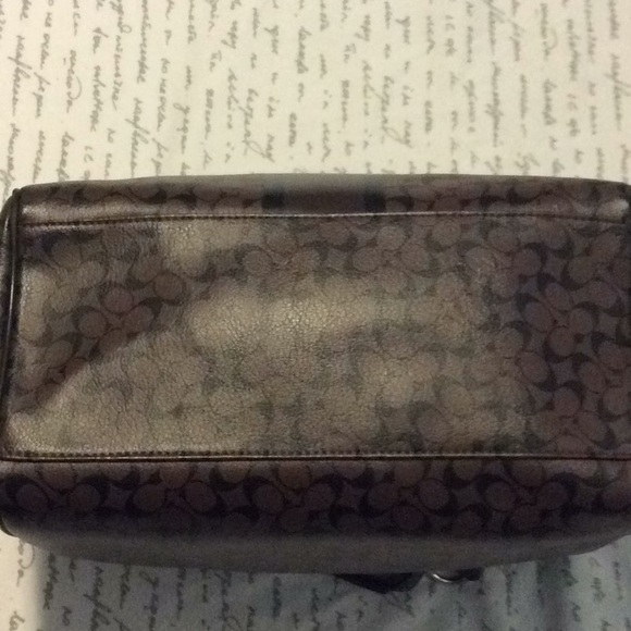 Coach Signature Boston Bag - Picture 3 of 8